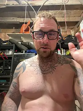 Snapshot of WIDBIGWHITECOCK chatting on 11, 5, 2026 WIDBIGWHITECOCK online show from 11, 5, 2026