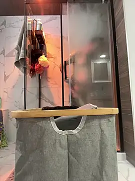 WIDBIGWHITECOCK online show from 3, 3, 2026