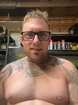 Snapshot of WIDBIGWHITECOCK chatting on 6, 7, 2026 WIDBIGWHITECOCK online show from 6, 7, 2026