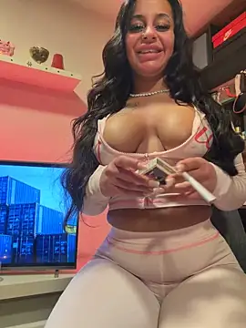 Snapshot of sweetxlayla chatting on 5, 3, 2026 sweetxlayla online show from 5, 3, 2026