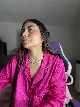 Stormi th online show from 4, 4, 2026