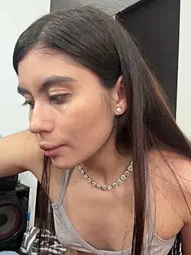 Stormi th online show from 3, 3, 2026