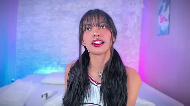 ayla lux online show from 24, 2, 2026