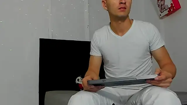 camilo model online show from 16, 5, 2026