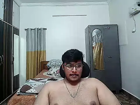 Snapshot of maxi23932 chatting on 13, 5, 2026 maxi23932 online show from 13, 5, 2026
