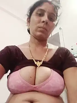 Snapshot of Hot_ree85 chatting on 28, 5, 2026 Hot ree85 online show from 28, 5, 2026