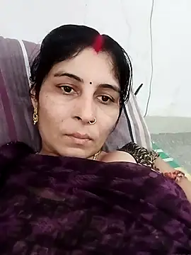Snapshot of Hot_ree85 chatting on 30, 4, 2026 Hot ree85 online show from 30, 4, 2026