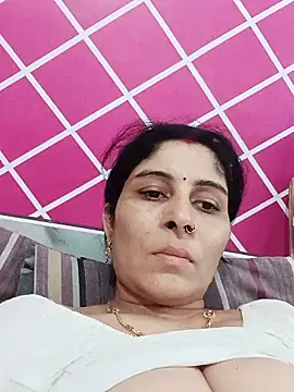 Snapshot of Hot_ree85 chatting on 17, 6, 2026 Hot ree85 online show from 17, 6, 2026