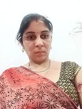 Snapshot of Hot_ree85 chatting on 4, 5, 2026 Hot ree85 online show from 4, 5, 2026