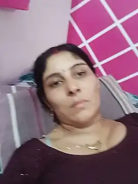 Snapshot of Hot_ree85 chatting on 23, 5, 2026 Hot ree85 online show from 23, 5, 2026