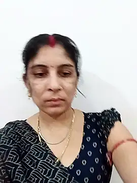 Snapshot of Hot_ree85 chatting on 23, 4, 2026 Hot ree85 online show from 23, 4, 2026