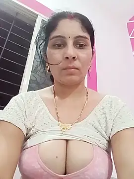 Snapshot of Hot_ree85 chatting on 31, 5, 2026 Hot ree85 online show from 31, 5, 2026