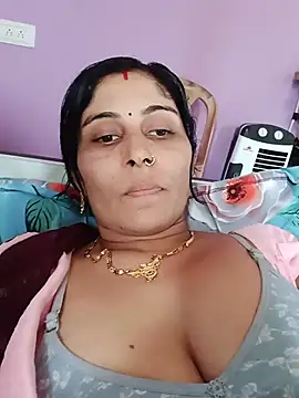 Snapshot of Hot_ree85 chatting on 29, 7, 2026 Hot ree85 online show from 29, 7, 2026