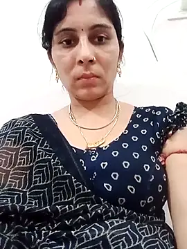 Snapshot of Hot_ree85 chatting on 3, 5, 2026 Hot ree85 online show from 3, 5, 2026
