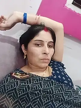 Snapshot of Hot_ree85 chatting on 21, 5, 2026 Hot ree85 online show from 21, 5, 2026
