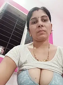 Snapshot of Hot_ree85 chatting on 15, 6, 2026 Hot ree85 online show from 15, 6, 2026