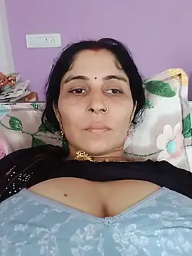 Snapshot of Hot_ree85 chatting on 24, 7, 2026 Hot ree85 online show from 24, 7, 2026