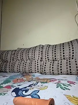 Snapshot of Larissinha015 chatting on 13, 3, 2026 Larissinha015 online show from 13, 3, 2026