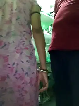 Night-Couple2 online show from 6, 3, 2026