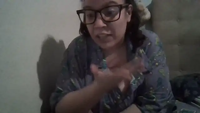 Snapshot of bellakay19 chatting on 5, 2, 2026 bellakay19 online show from 5, 2, 2026