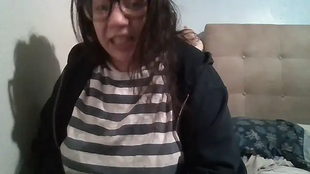 Snapshot of bellakay19 chatting on 8, 2, 2026 bellakay19 online show from 8, 2, 2026