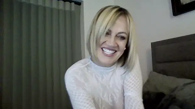 Milfshake227 online show from 12, 3, 2026