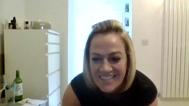 Milfshake227 online show from 6, 3, 2026