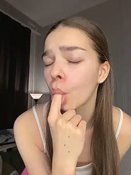 SkylineBliss online show from 6, 3, 2026