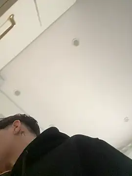 ravenryx online show from 12, 4, 2026