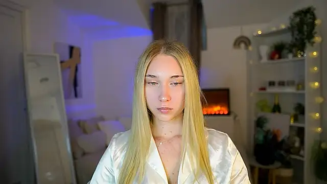 MilaBunny2000 online show from 12, 2, 2026