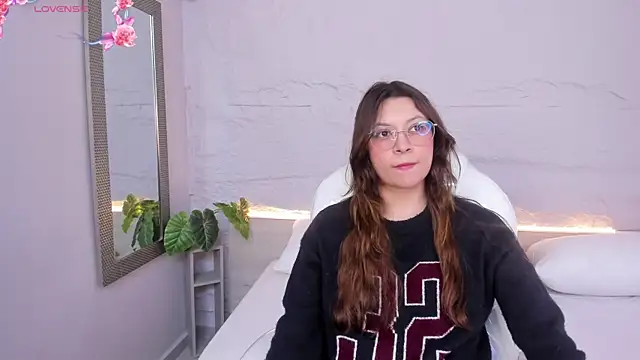 lanna 18  online show from 5, 5, 2026