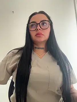 Mia  Bloom online show from 6, 5, 2026