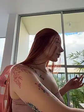 alesziarose  online show from 14, 4, 2026