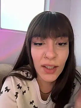 alesziarose  online show from 5, 1, 2026