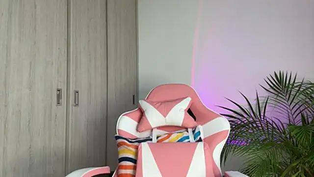 alesziarose  online show from 29, 5, 2026
