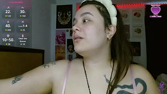 Snapshot of Nova-Satela chatting on 2, 6, 2026 Nova-Satela online show from 2, 6, 2026