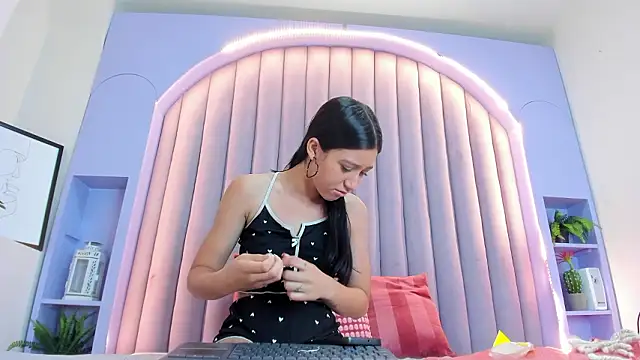 Snapshot of AmberStonne__ chatting on 2, 3, 2026 AmberStonne online show from 2, 3, 2026