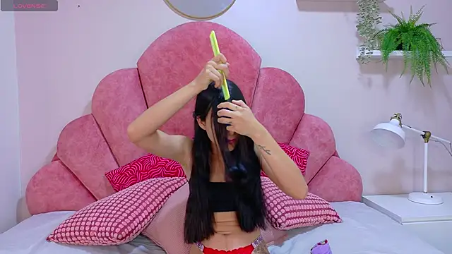 AmberStonne   online show from 9, 4, 2026