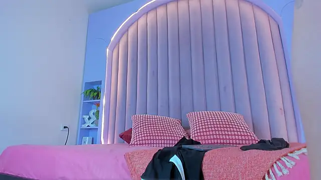 Snapshot of AmberStonne__ chatting on 20, 2, 2026 AmberStonne online show from 20, 2, 2026