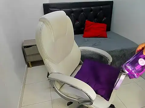 LunaFever69 online show from 8, 1, 2026