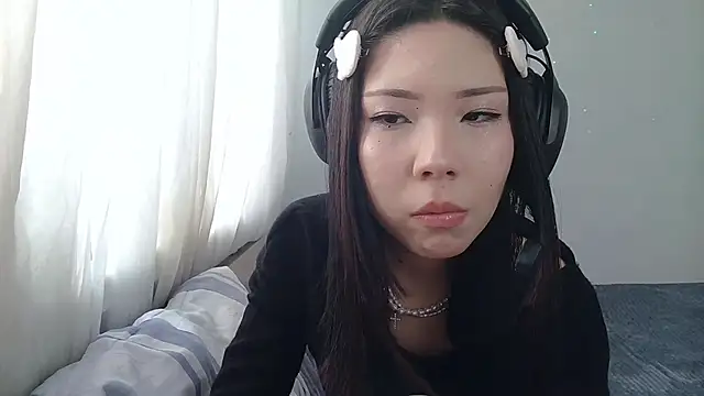 AprilOnilll online show from 10, 1, 2026