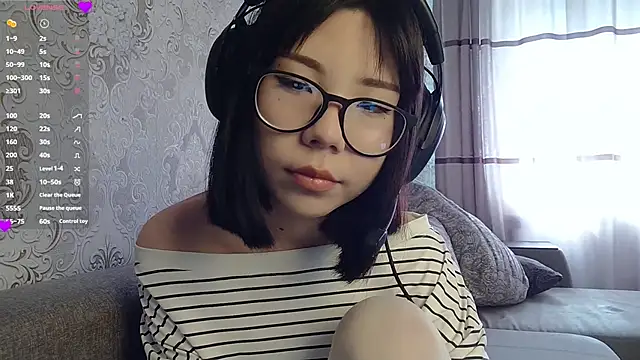 AprilOnilll online show from 4, 4, 2026