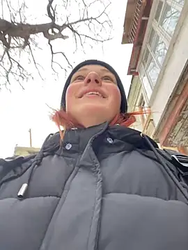 Lily Viola online show from 4, 2, 2026