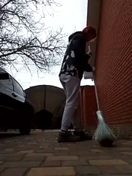 Lily Viola online show from 8, 4, 2026