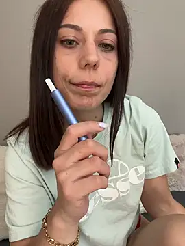 Snapshot of Luna_licous chatting on 27, 5, 2026 Luna licous online show from 27, 5, 2026