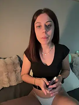 Luna licous online show from 2, 6, 2026