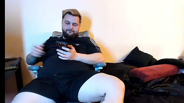 ashtondel online show from 5, 4, 2026