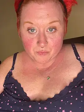 BustyRedxx online show from 1, 4, 2026