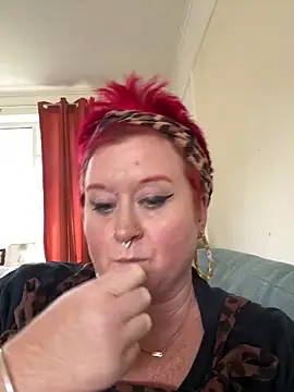 Snapshot of BustyRedxx chatting on 14, 6, 2026 BustyRedxx online show from 14, 6, 2026