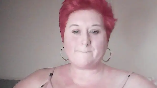 BustyRedxx online show from 4, 3, 2026